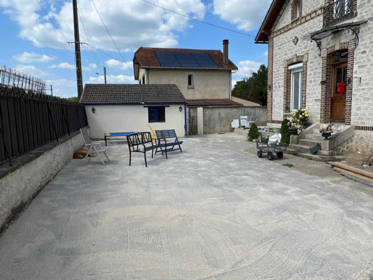 Cour en béton