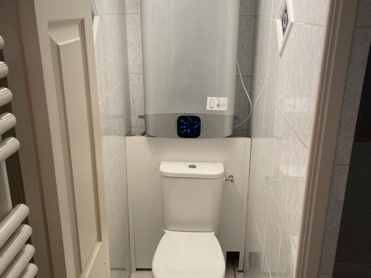 Salle de bain, vasque et miroir